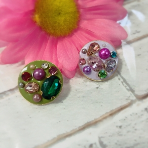 ビジューでつくるグルーデコブローチ ビジューでつくるグルーデコブローチ