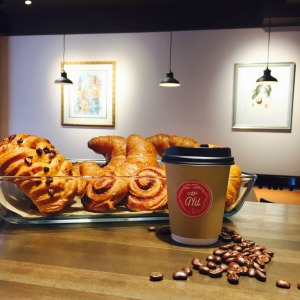 クロワッサンなどのパン各種、コーヒー豆、ハンドドリップコーヒー クロワッサンなどのパン各種、コーヒー豆、ハンドドリップコーヒー