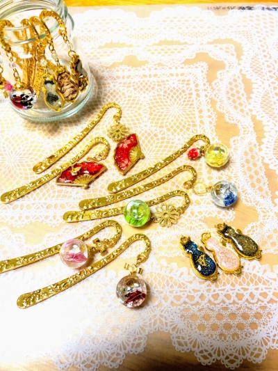 ベビーから大人向けヘアアクセサリー、幼稚園・小学校グッズハーバリウムグッズ、レジングッズ